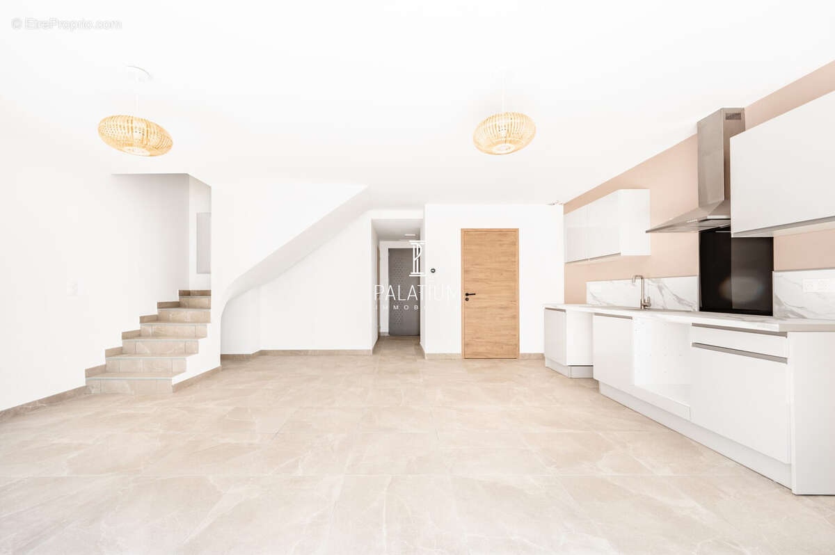 Maison à GREOUX-LES-BAINS