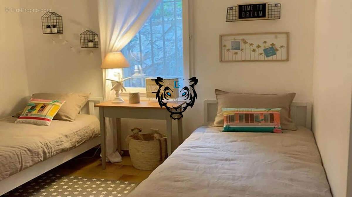 Maison à LES ISSAMBRES