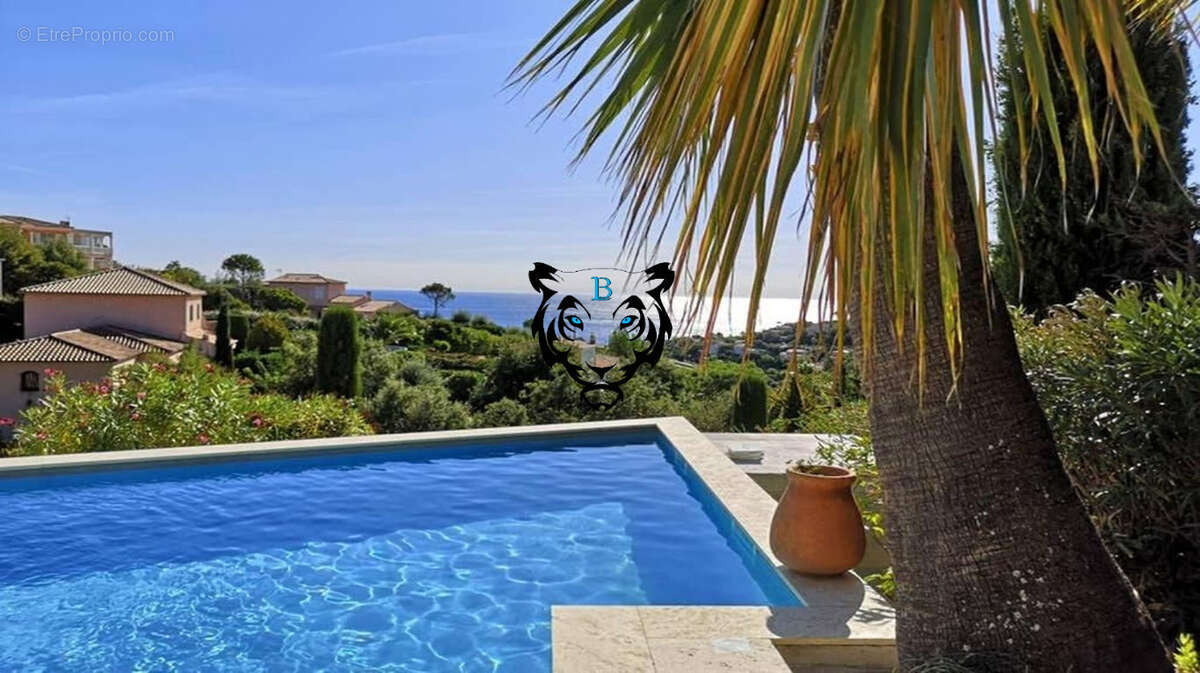 Maison à LES ISSAMBRES