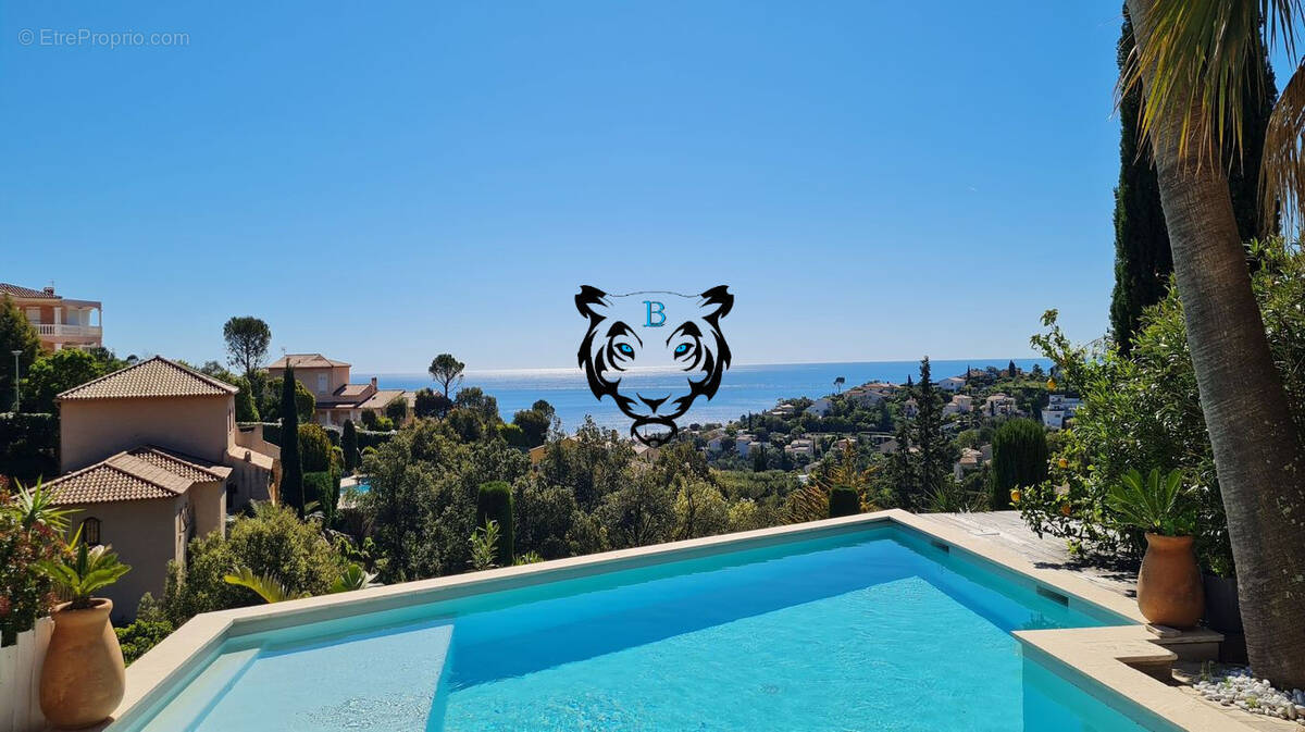 Maison à LES ISSAMBRES