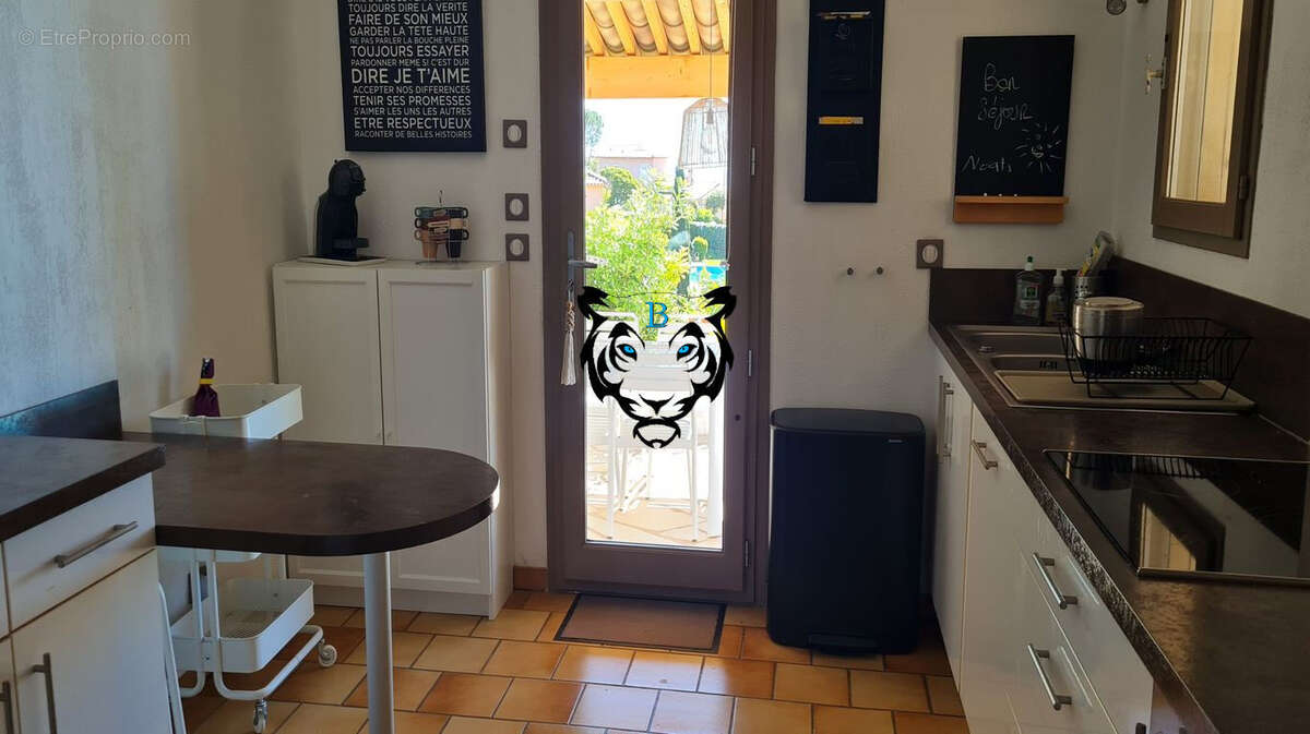 Maison à LES ISSAMBRES