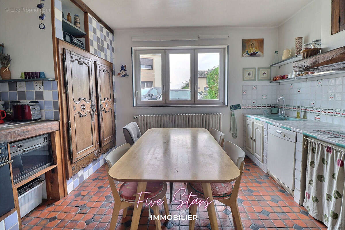 Maison à SANRY-LES-VIGY