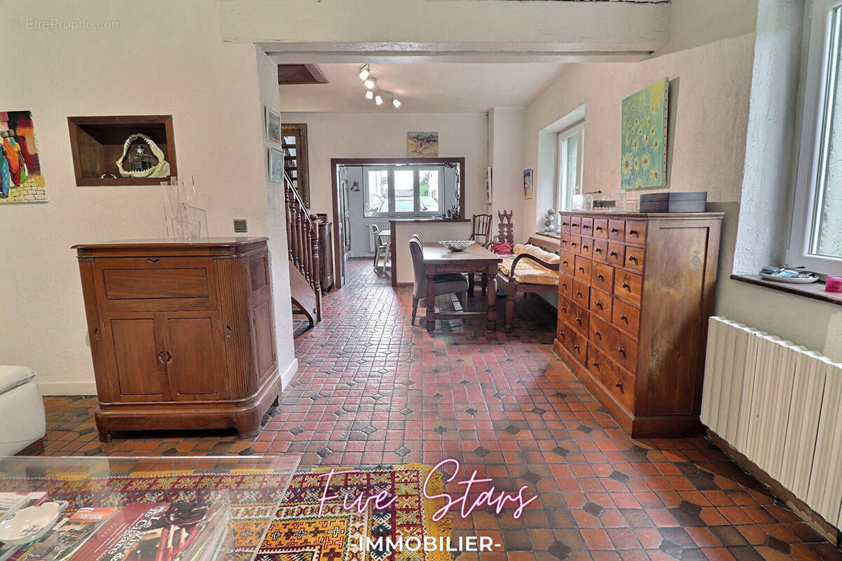 Maison à SANRY-LES-VIGY