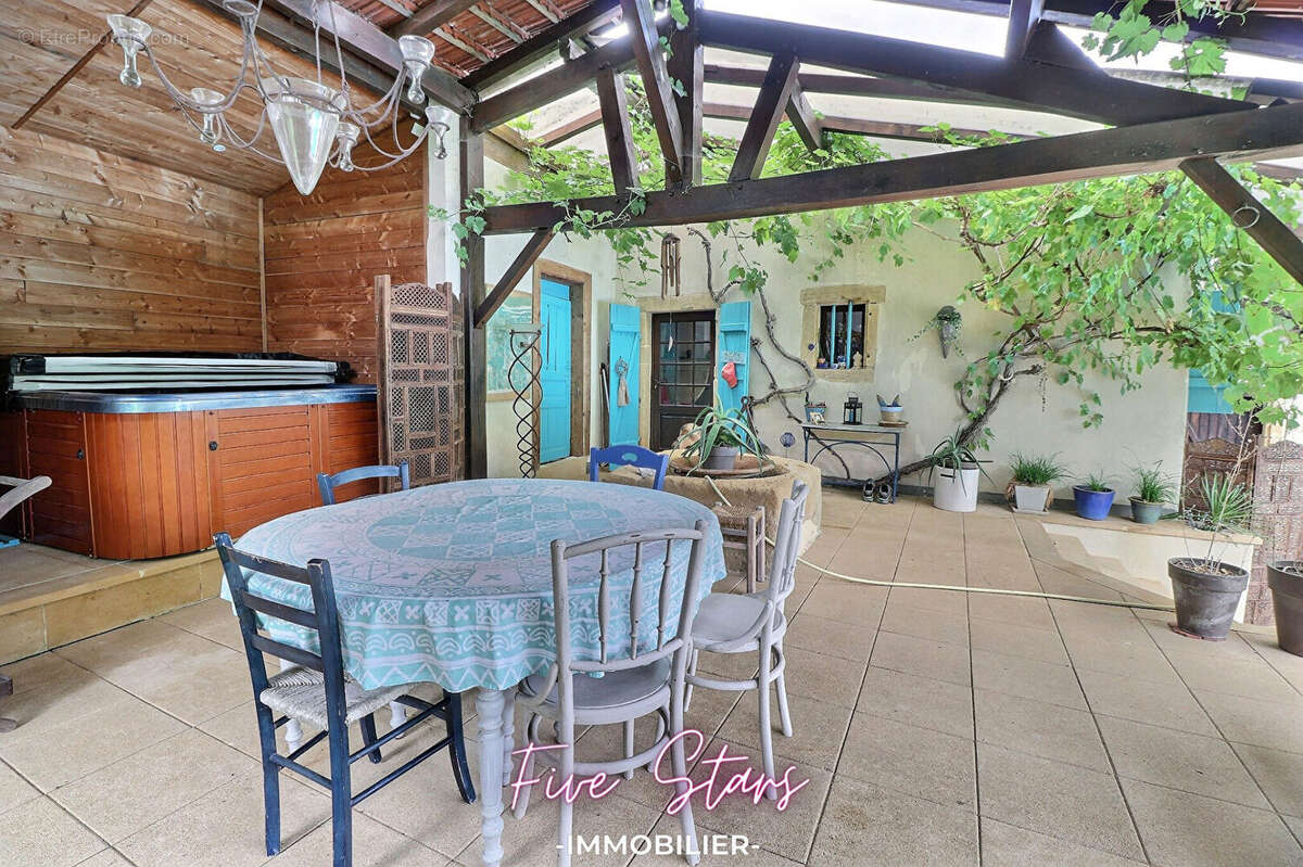 Maison à SANRY-LES-VIGY