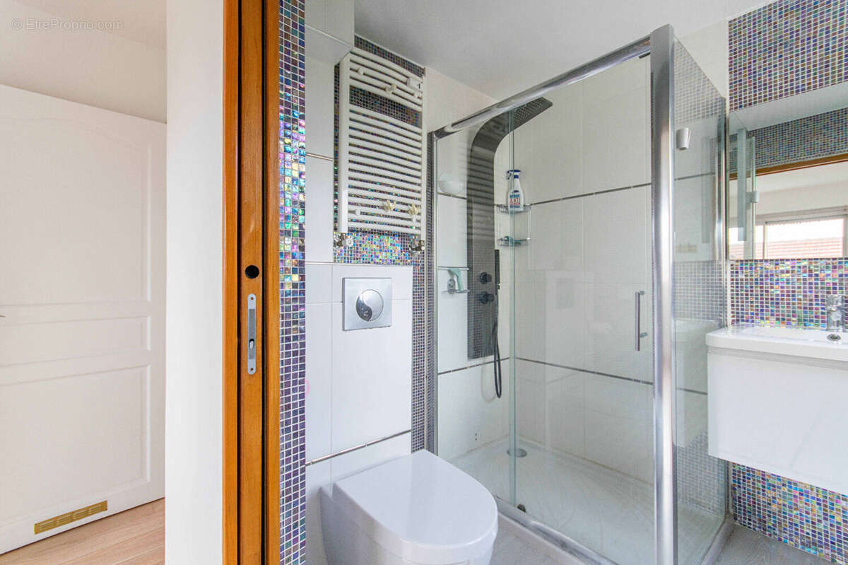 Appartement à LA GARENNE-COLOMBES