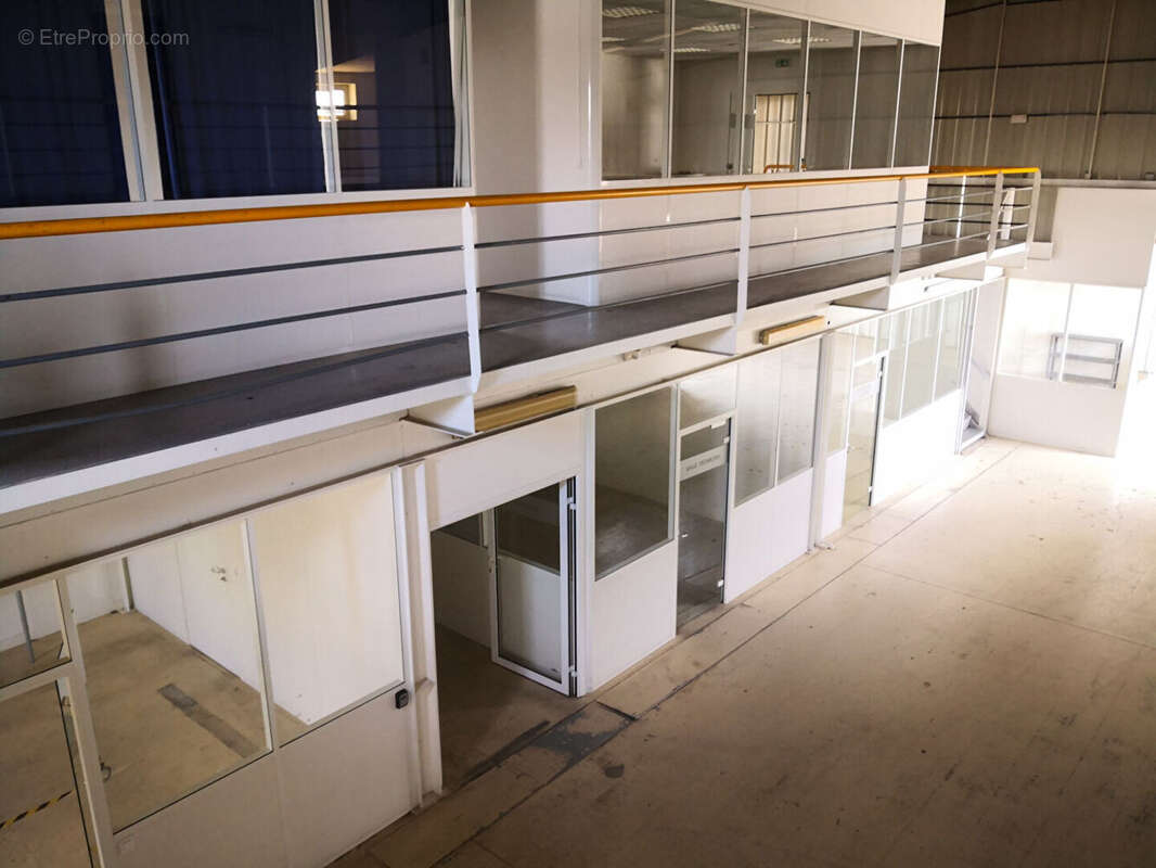 Commerce à LA FARLEDE