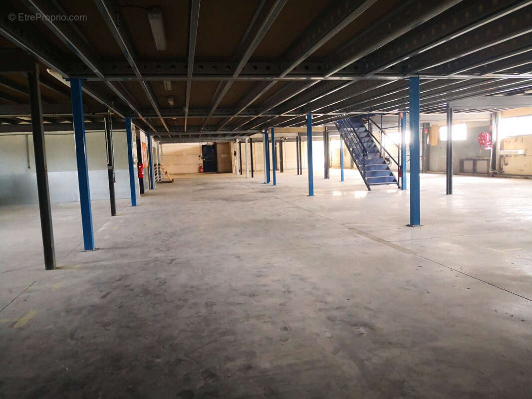 Commerce à LA FARLEDE