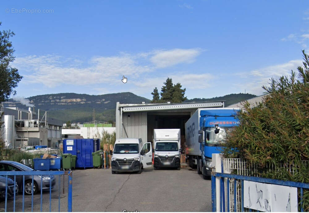 Commerce à LA FARLEDE