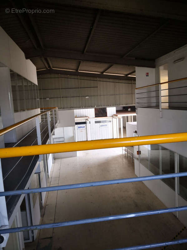 Commerce à LA FARLEDE