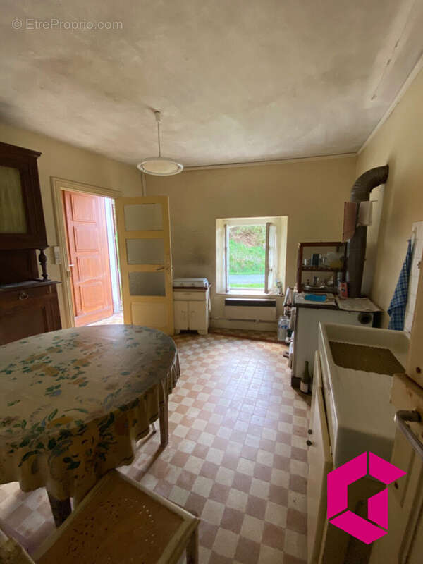 Maison à SAINT-ALYRE-D'ARLANC