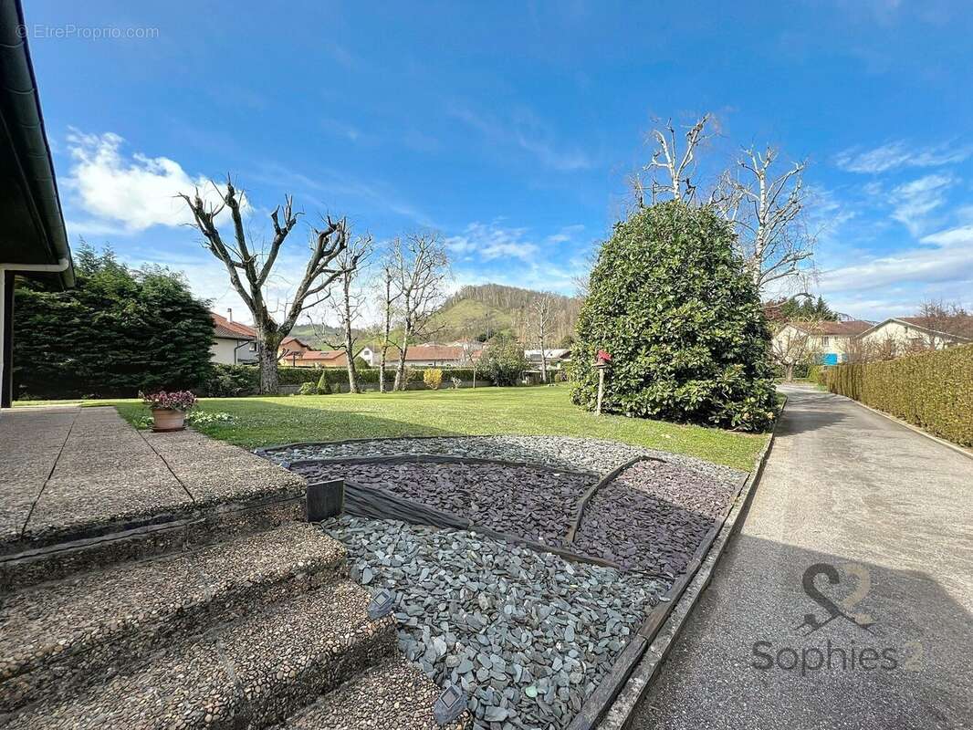 Maison à BRIE-ET-ANGONNES