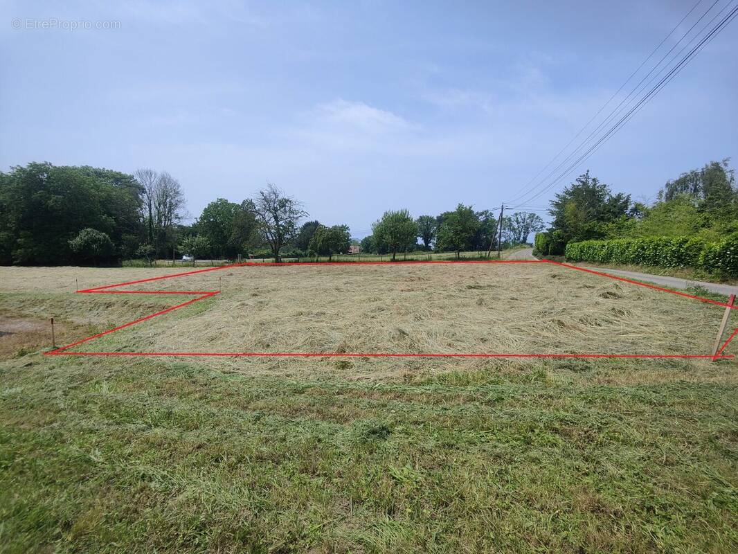 Terrain à MARGENCEL