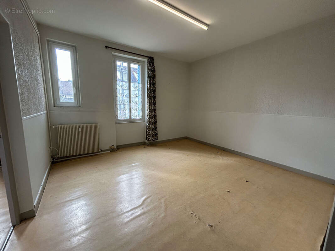Appartement à NERIS-LES-BAINS