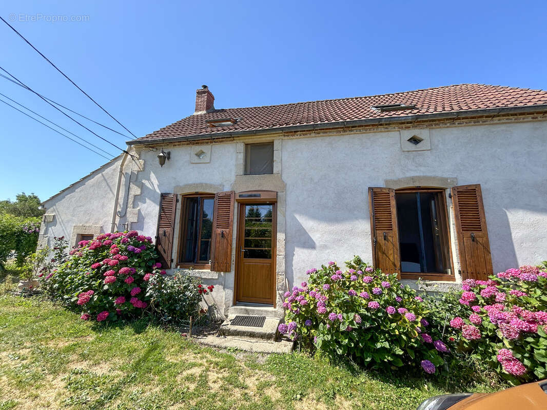 Maison à LOUROUX-DE-BEAUNE