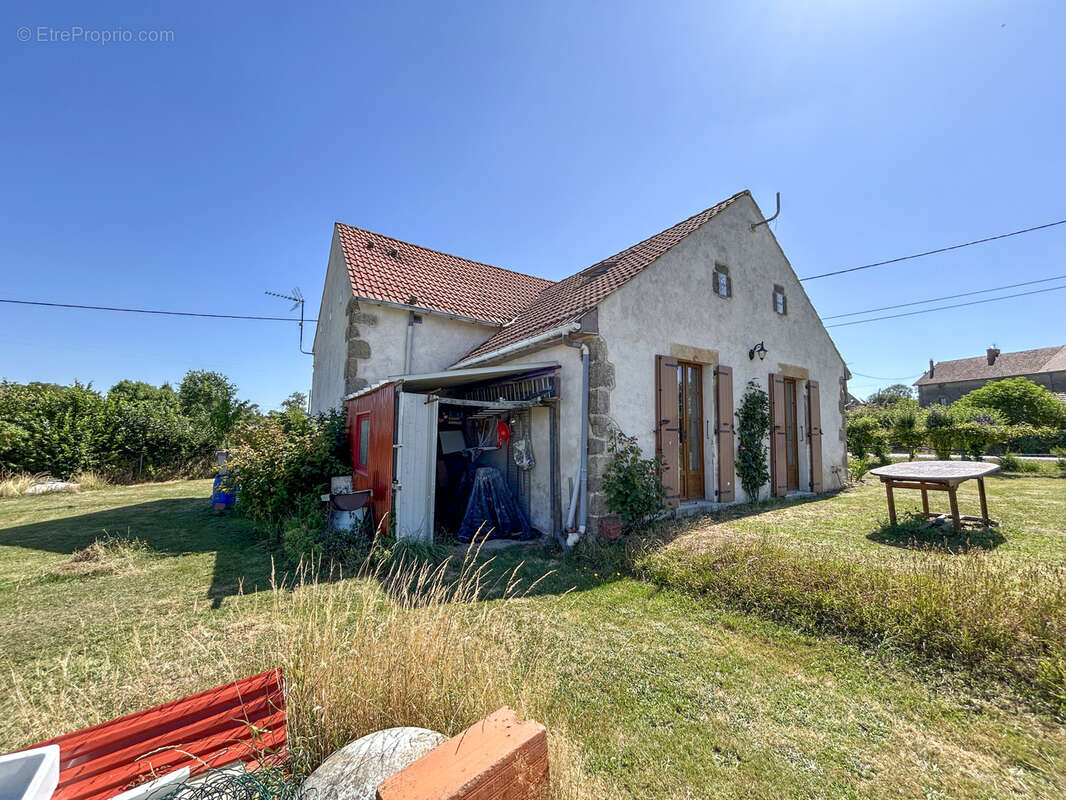 Maison à LOUROUX-DE-BEAUNE