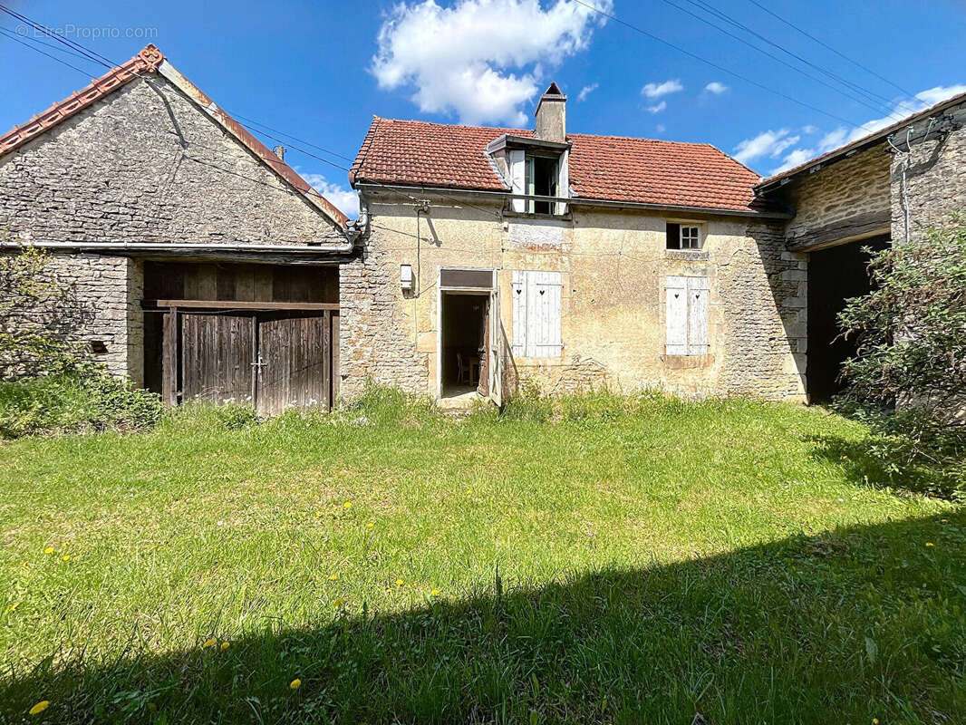 Maison à FRAIGNOT-ET-VESVROTTE