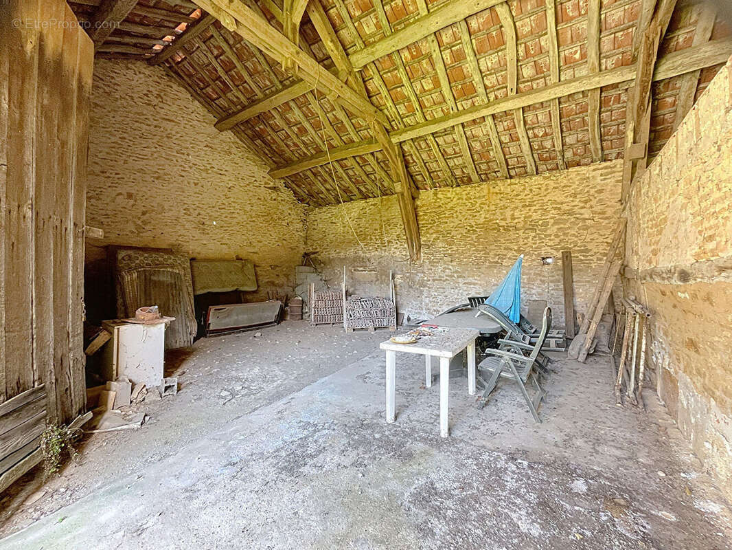 Maison à FRAIGNOT-ET-VESVROTTE