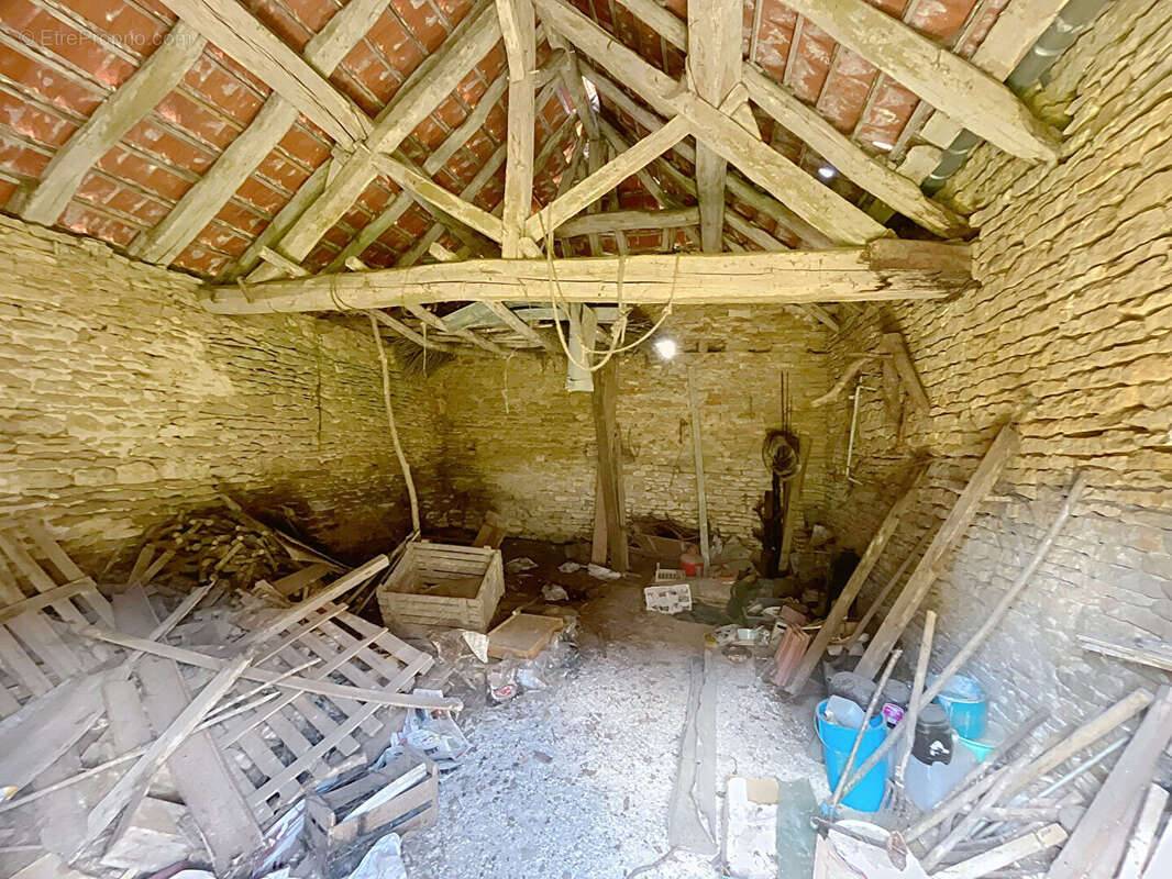 Maison à FRAIGNOT-ET-VESVROTTE