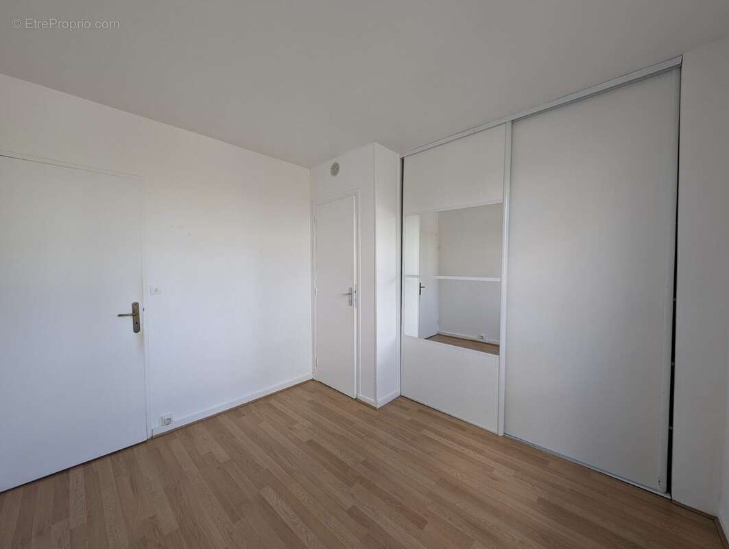 Appartement à LES CLAYES-SOUS-BOIS