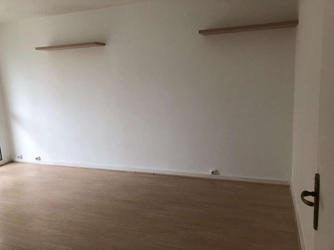 Appartement à LES CLAYES-SOUS-BOIS