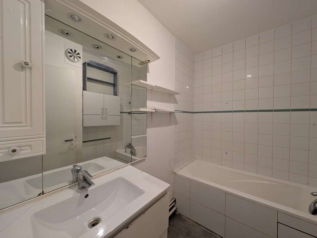 Appartement à LES CLAYES-SOUS-BOIS