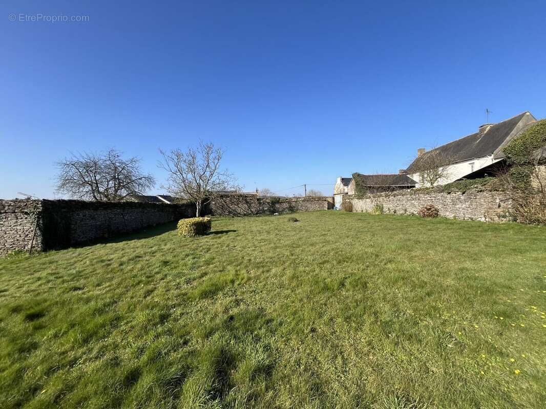 Maison à LA TRINITE-PORHOET