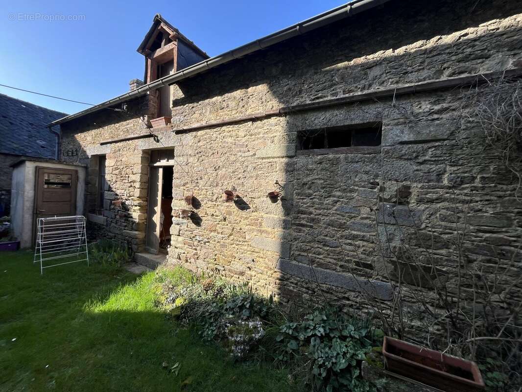 Maison à LA TRINITE-PORHOET