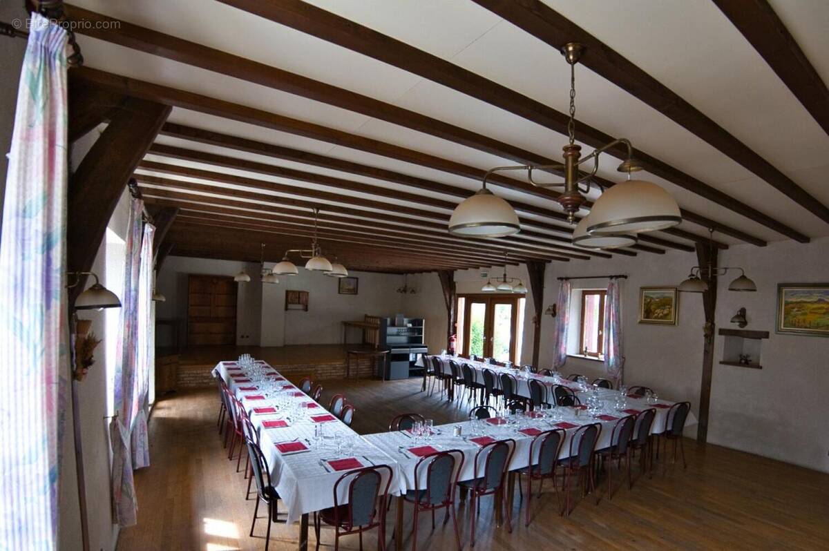 Photo 1 - Commerce à SAINT-AVIT