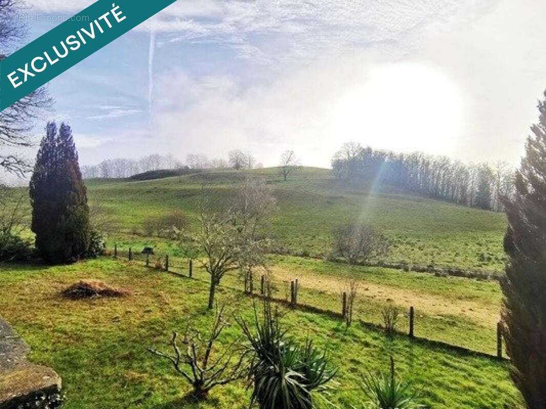 Photo 2 - Maison à YDES