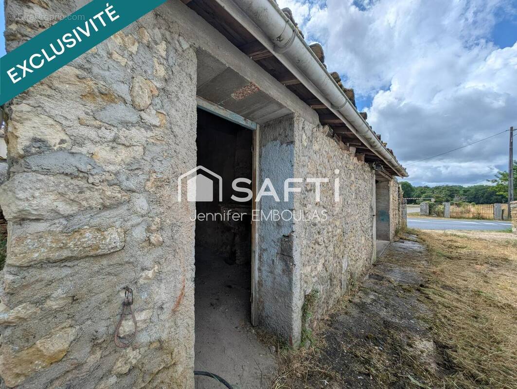 Photo 1 - Maison à SAINT-MORILLON