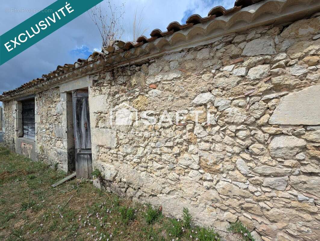 Photo 2 - Maison à SAINT-MORILLON