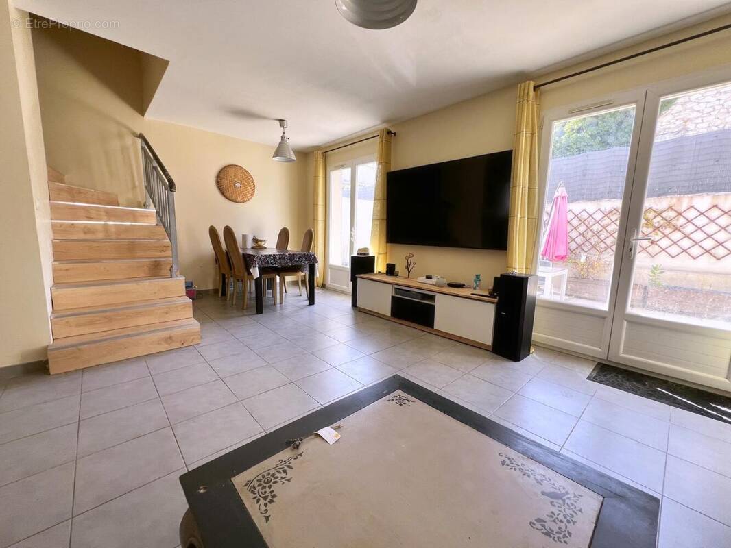 Photo 1 - Maison à MEYRARGUES