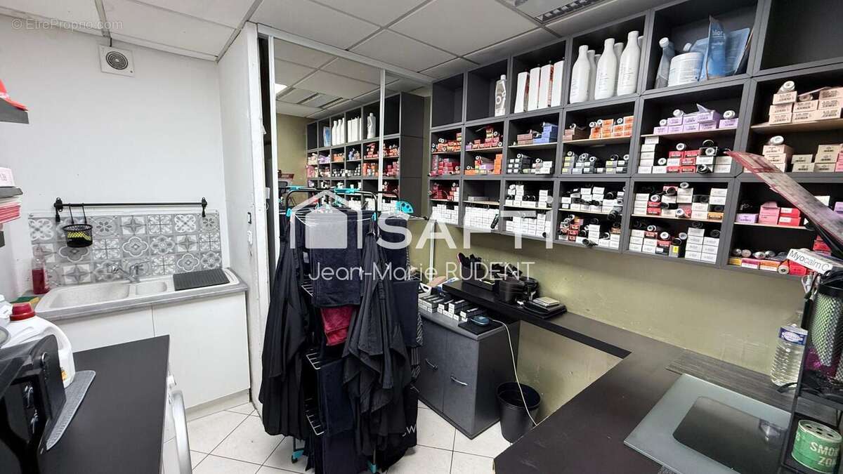 Photo 3 - Commerce à LA VILLE-DU-BOIS