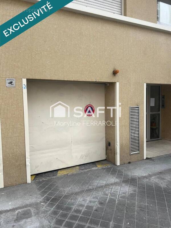 Photo 1 - Parking à PARIS-11E