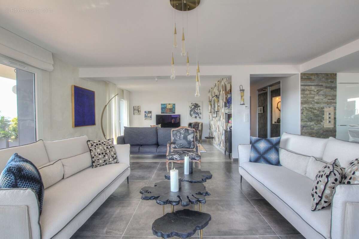 Appartement à THOIRY