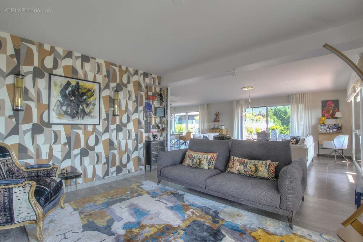 Appartement à THOIRY