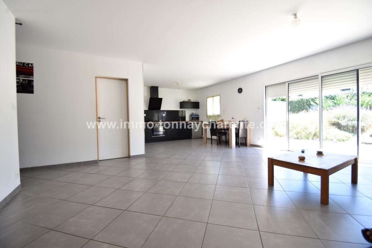 Maison à TONNAY-CHARENTE