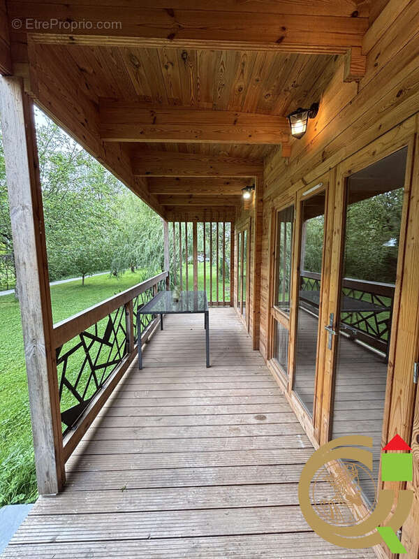 Maison à LA MADELAINE-SOUS-MONTREUIL