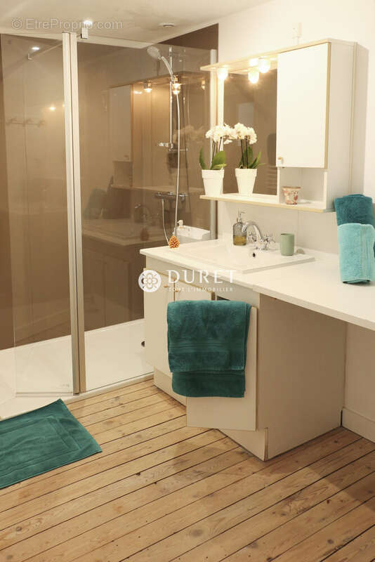 Commerce à MORTAGNE-SUR-SEVRE