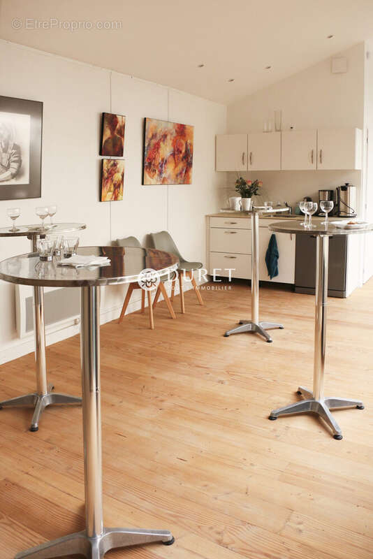 Commerce à MORTAGNE-SUR-SEVRE