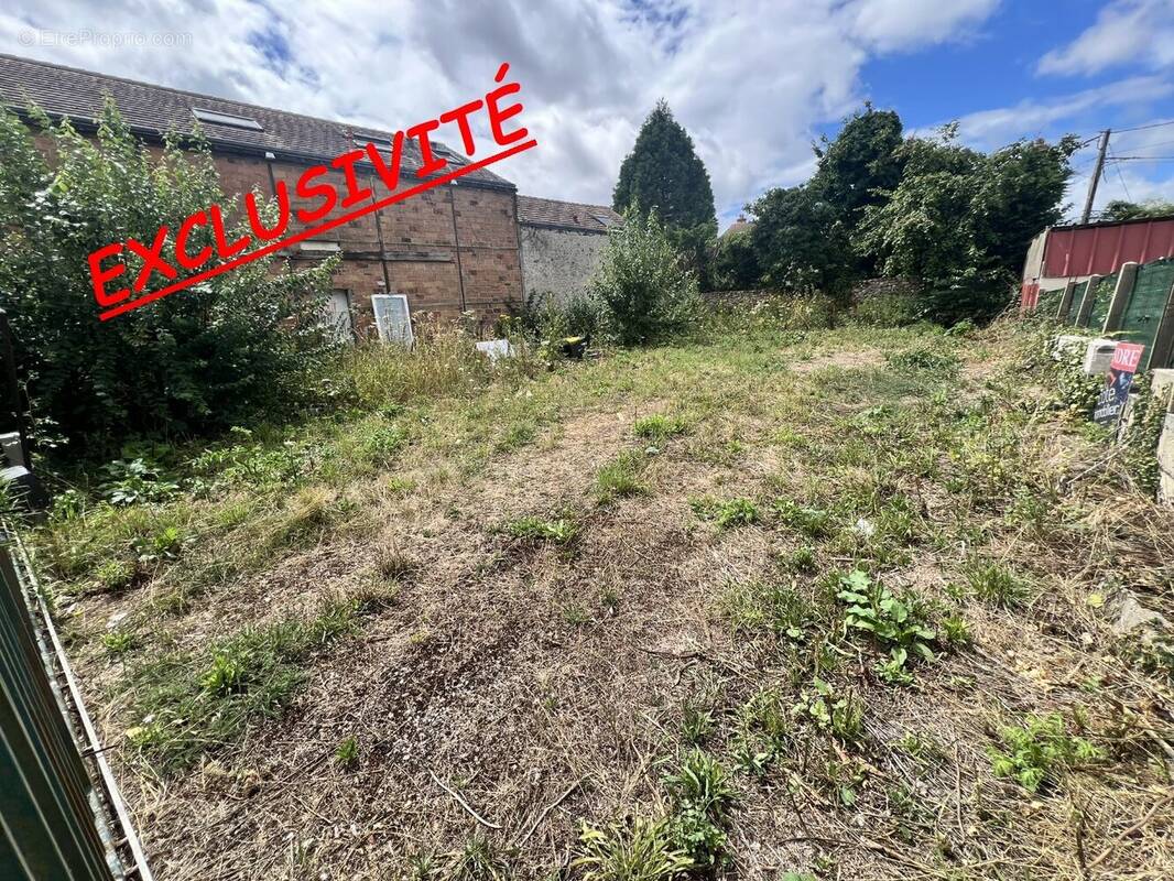 Terrain à SAINT-CHERON