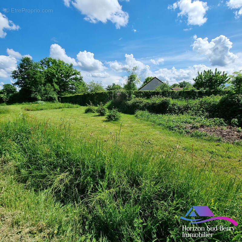 Terrain de 500m² non attenant - Maison à FEUSINES