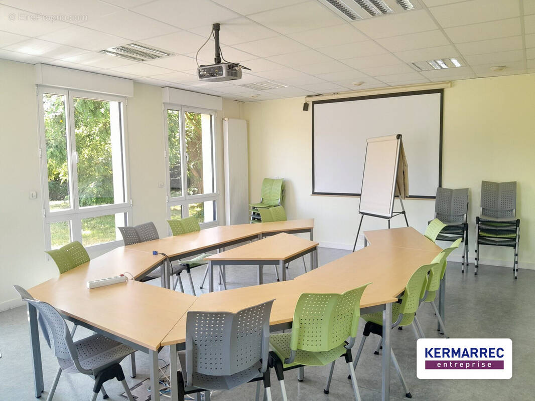 Commerce à THORIGNE-FOUILLARD