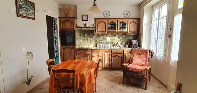 Maison à LES LANDES-GENUSSON