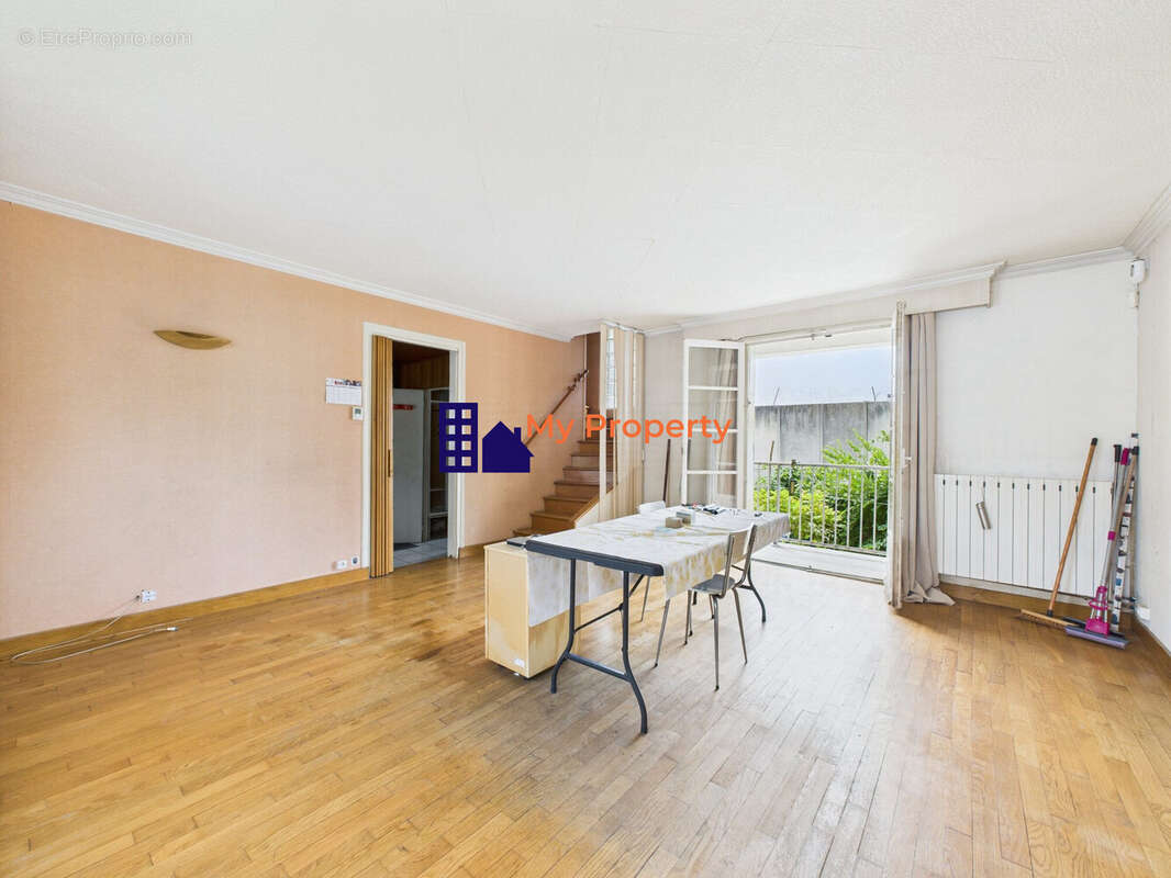 Maison à SARTROUVILLE