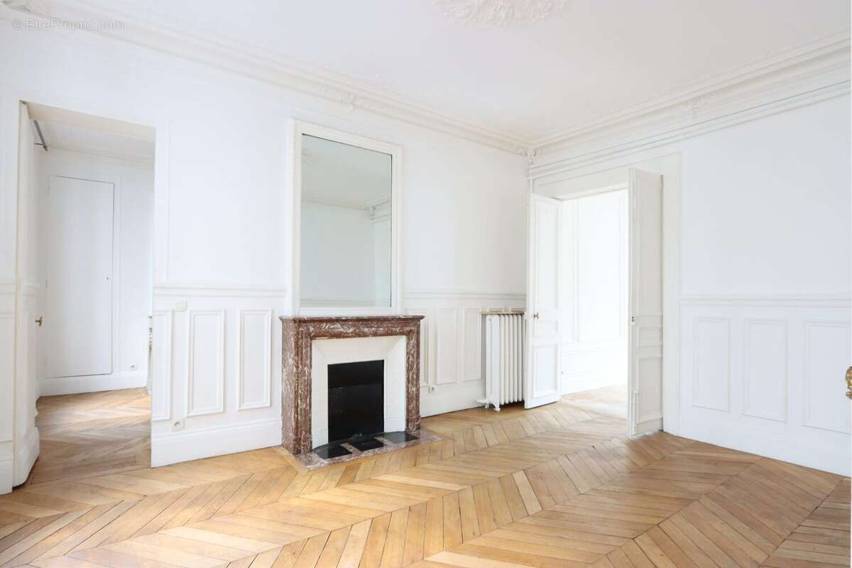 salle à manger - Appartement à PARIS-10E