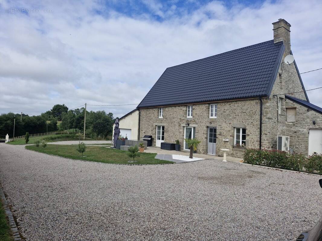 Maison à DAMPIERRE