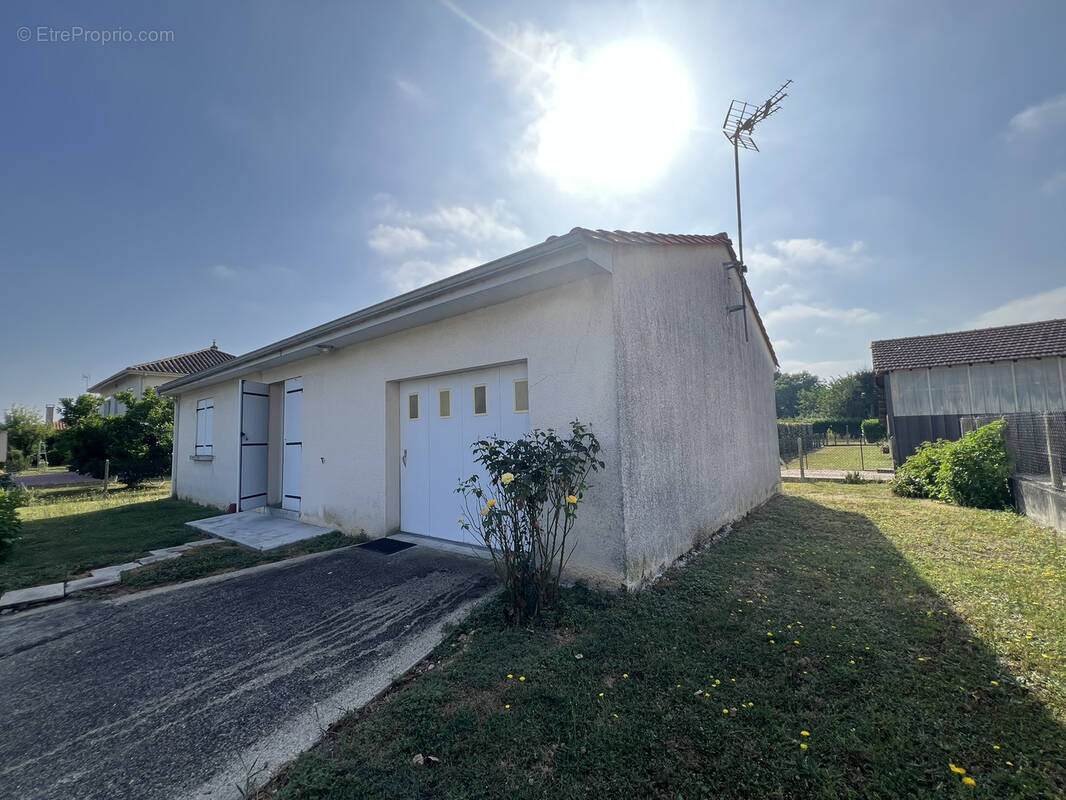 Maison à SAINT-AIGULIN