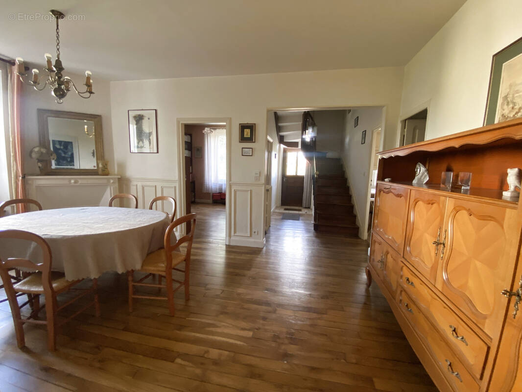 Maison à BIARS-SUR-CERE