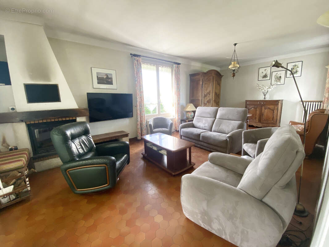 Maison à BIARS-SUR-CERE